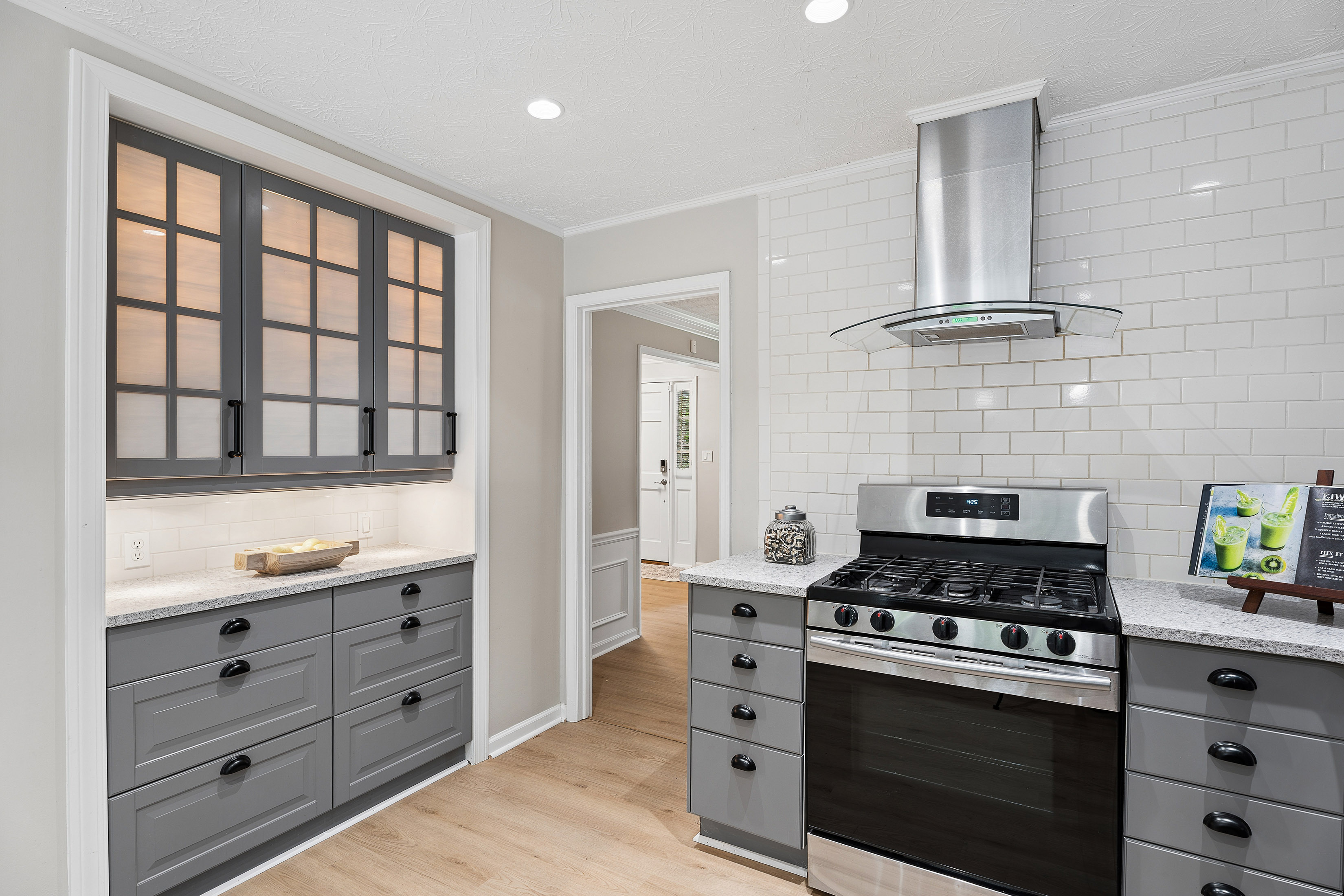  Beautifully Updated Two-story Traditional Home Nestled on a Quiet Cul-de-sac - 物件實景