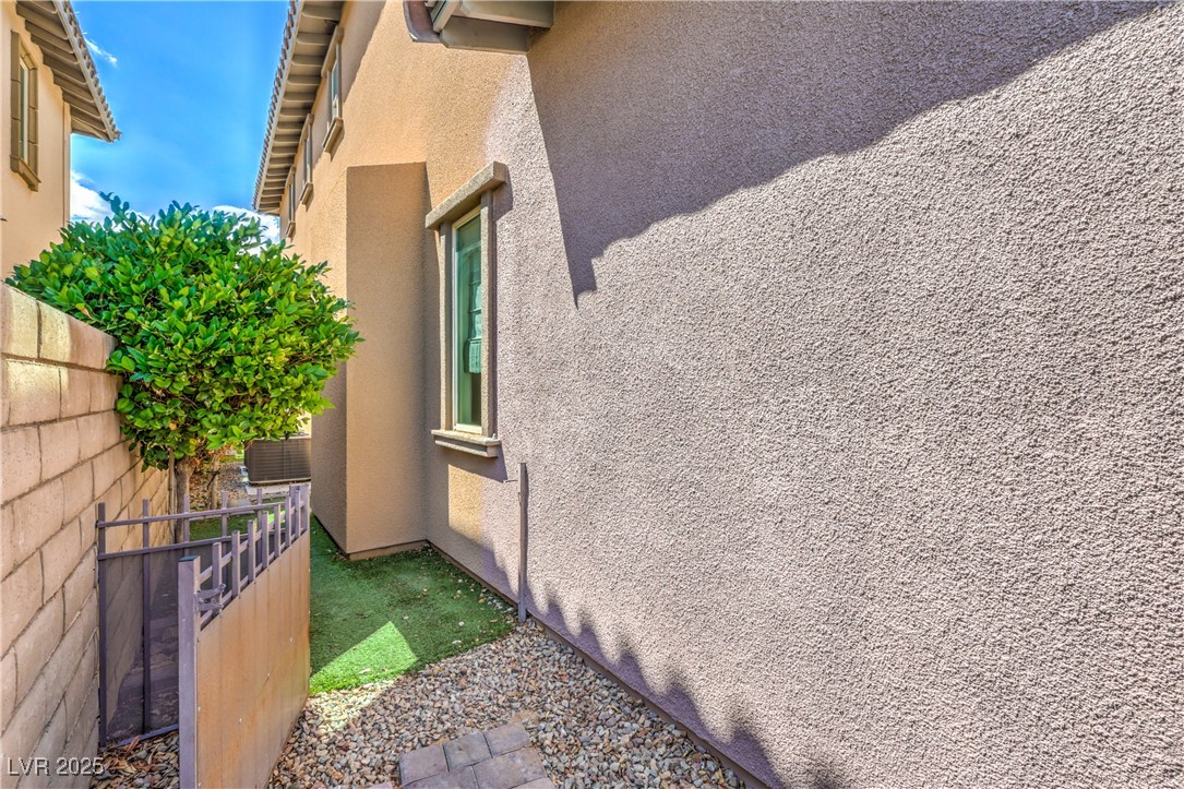 Las Vegas, Nevada, 89138, United States, 4 Bedrooms Bedrooms, ,2 BathroomsBathrooms,Residential,For Sale,1942321