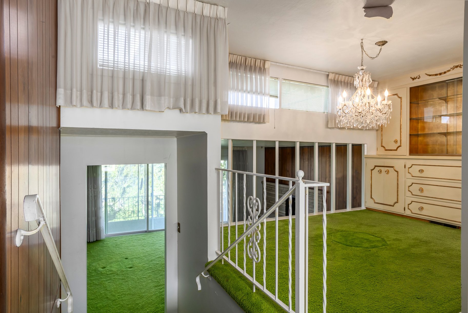  Mid-Century Charm, Incredible Valley Views and Endless Potential - 物件實景