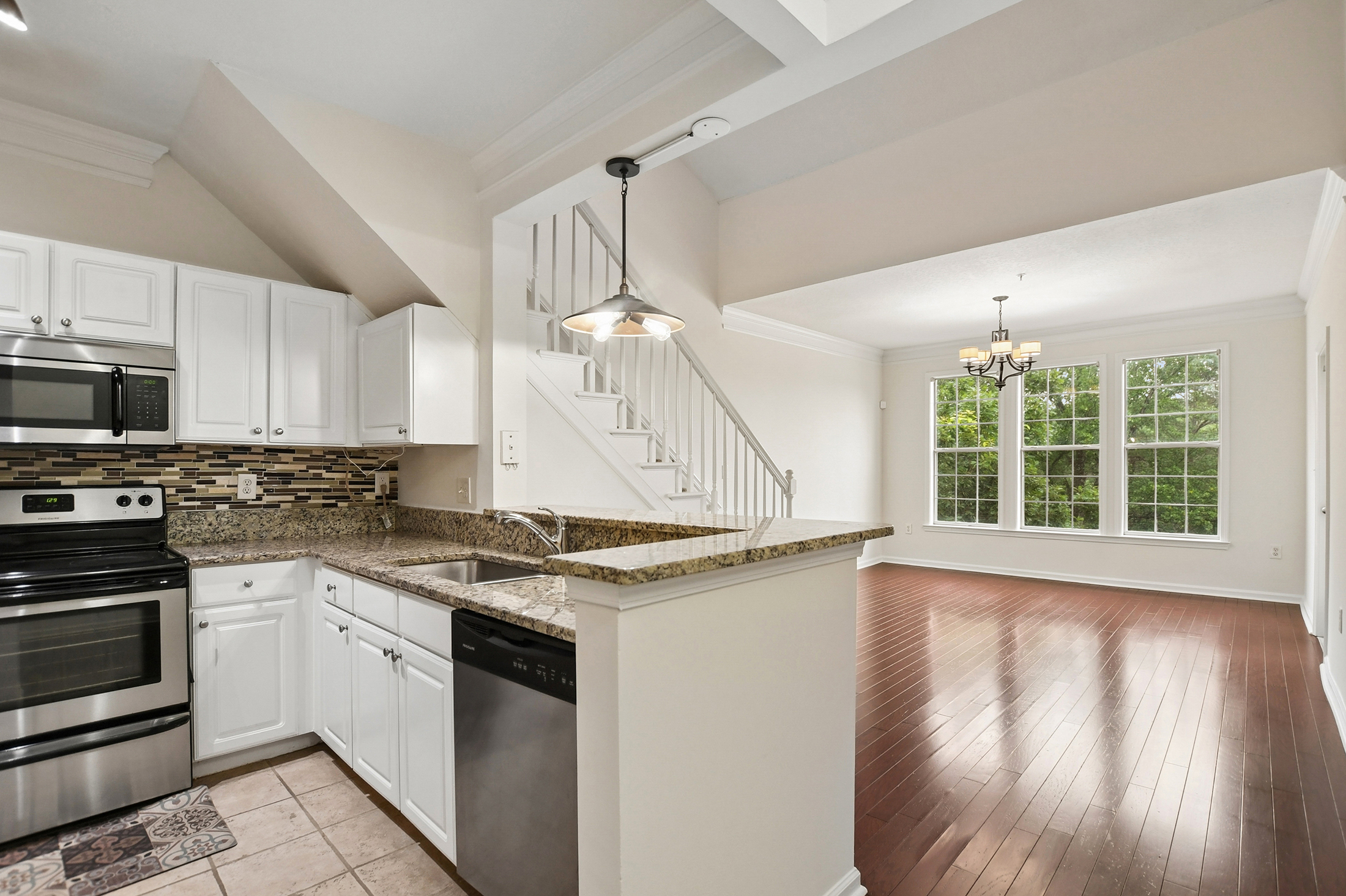  Introducing 4303 Westchester Ridge NE - 物件實景
