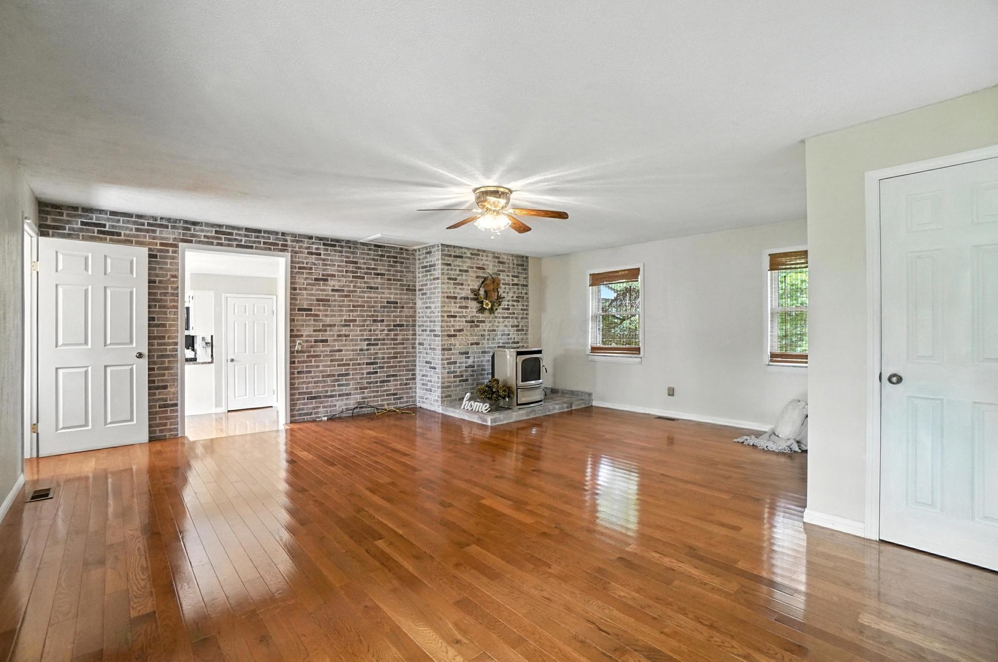Johnstown, Ohio, 43031, United States, 3 Bedrooms Bedrooms, ,2 BathroomsBathrooms,Residential,For Sale,1896199