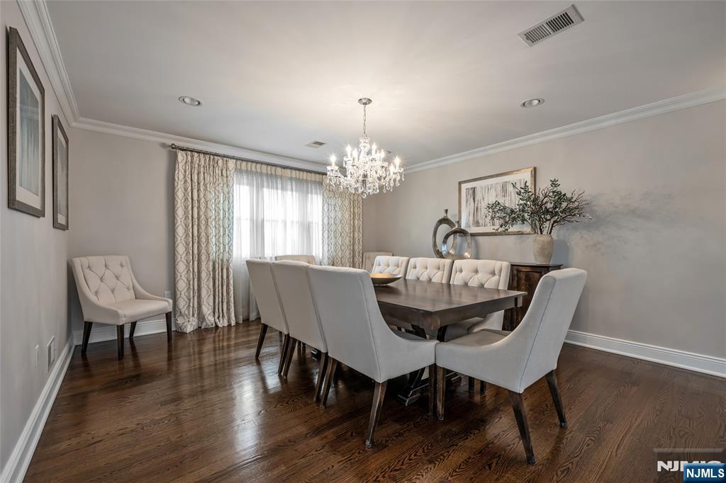 Cliffside Park, New Jersey, 07010, United States, 4 Bedrooms Bedrooms, ,5 BathroomsBathrooms,Residential,For Sale,1998497