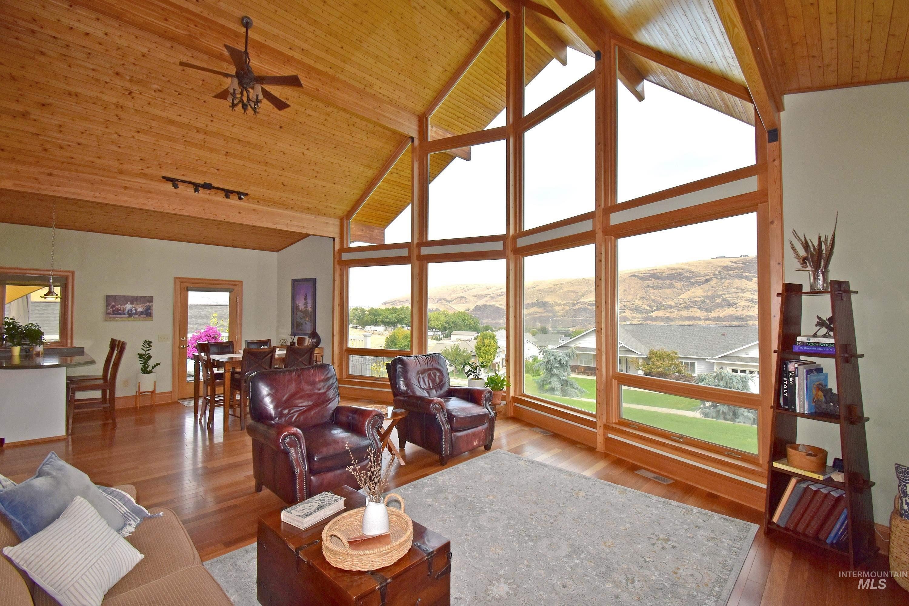Asotin, Washington, 99402, United States, 3 Bedrooms Bedrooms, ,3 BathroomsBathrooms,Residential,For Sale,1942718