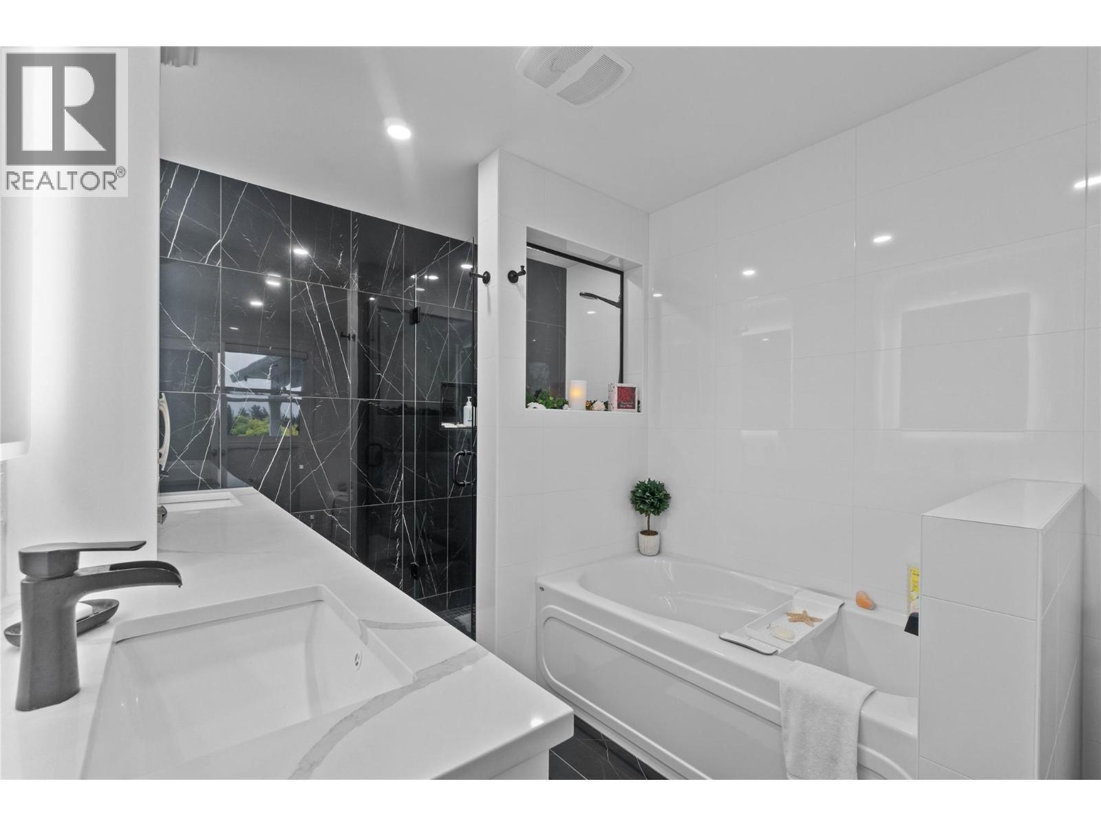 ARMSTRONG, British Columbia, V4Y 0V5, CA, 3 Bedrooms Bedrooms, ,2 BathroomsBathrooms,Residential,For Sale,1947955