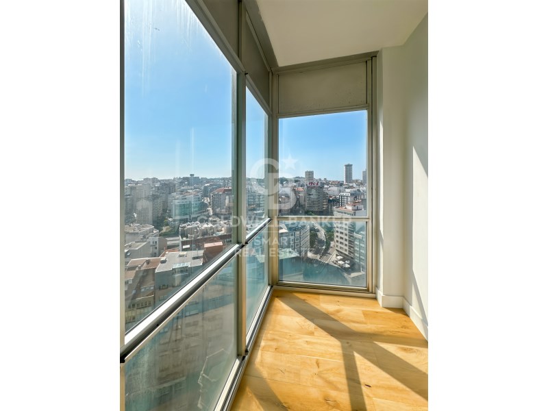 A Coruña, Galicia, 15006, ES, 3 Bedrooms Bedrooms, ,2 BathroomsBathrooms,Residential,For Sale,1932628