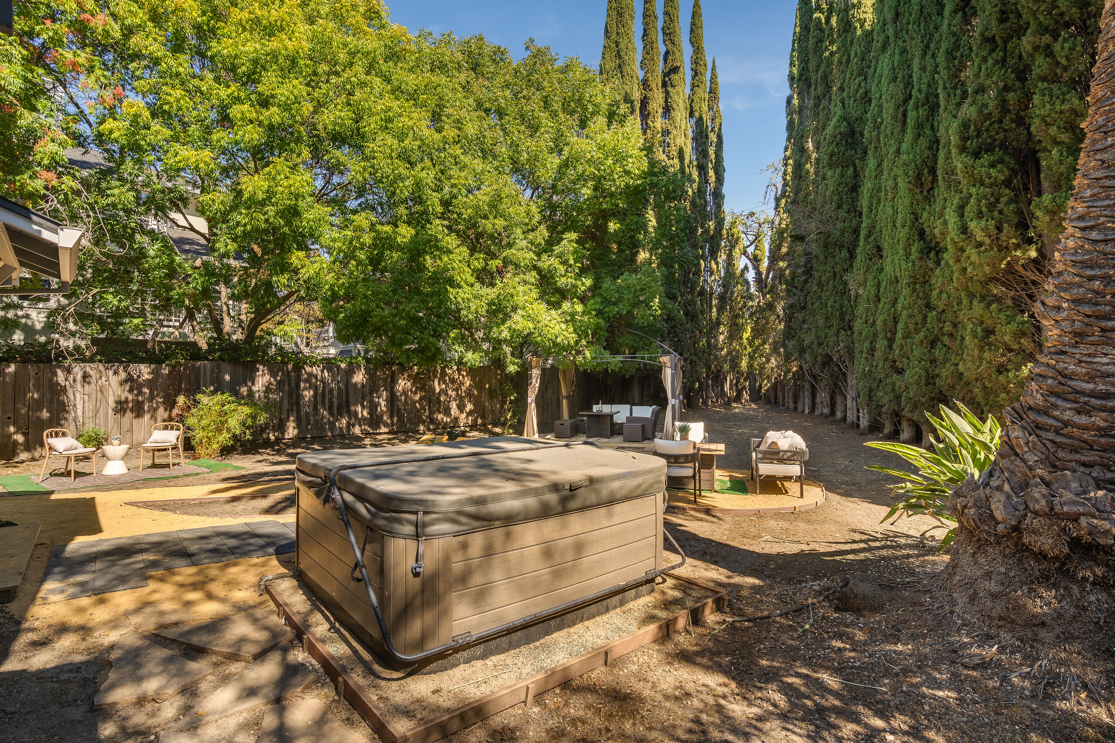  California Rancher with Privacy and Proximity - 物件實景