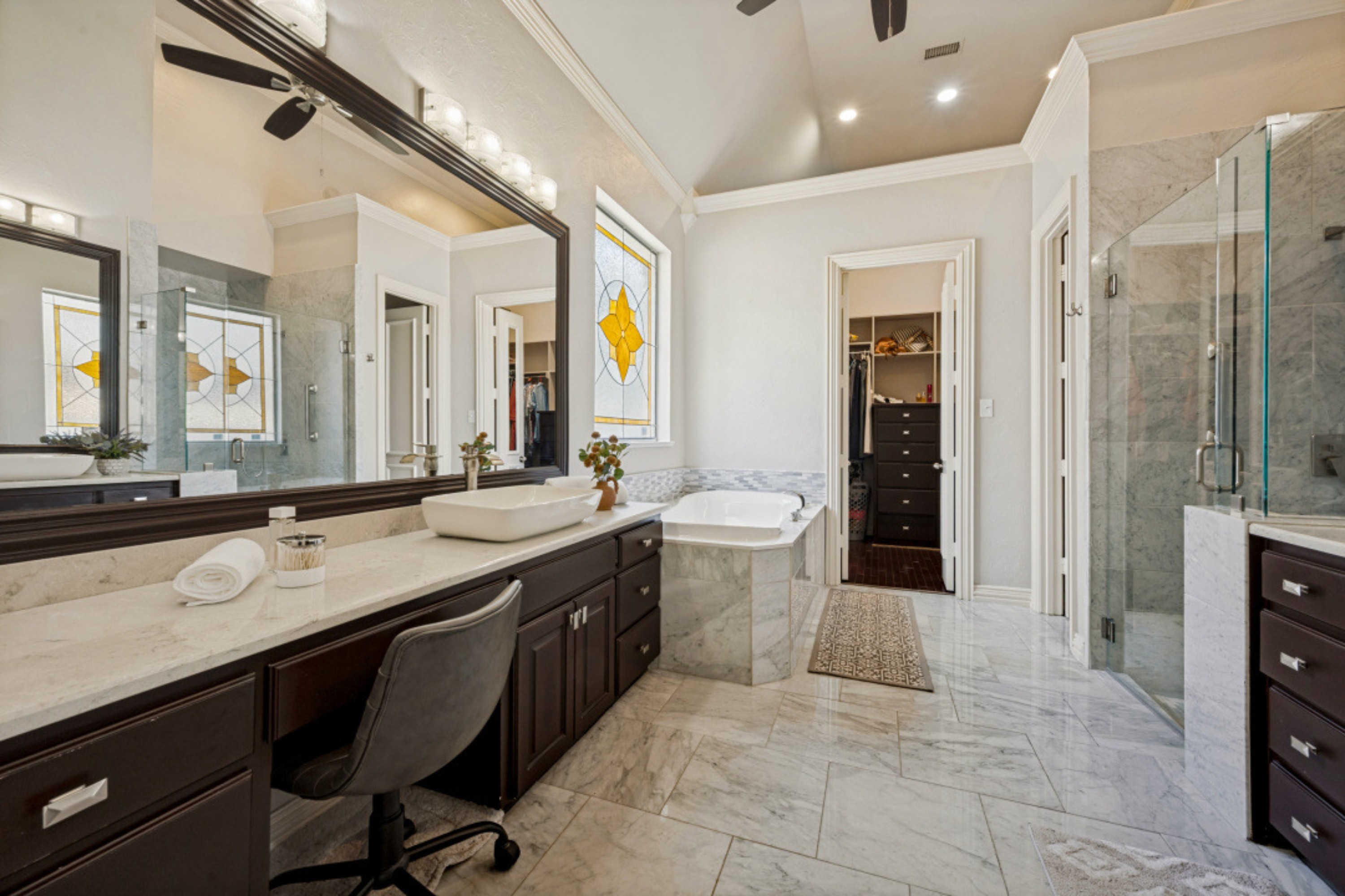  Beautiful Estate Home Located in Lakes of Somerset in Colleyville - 物件實景