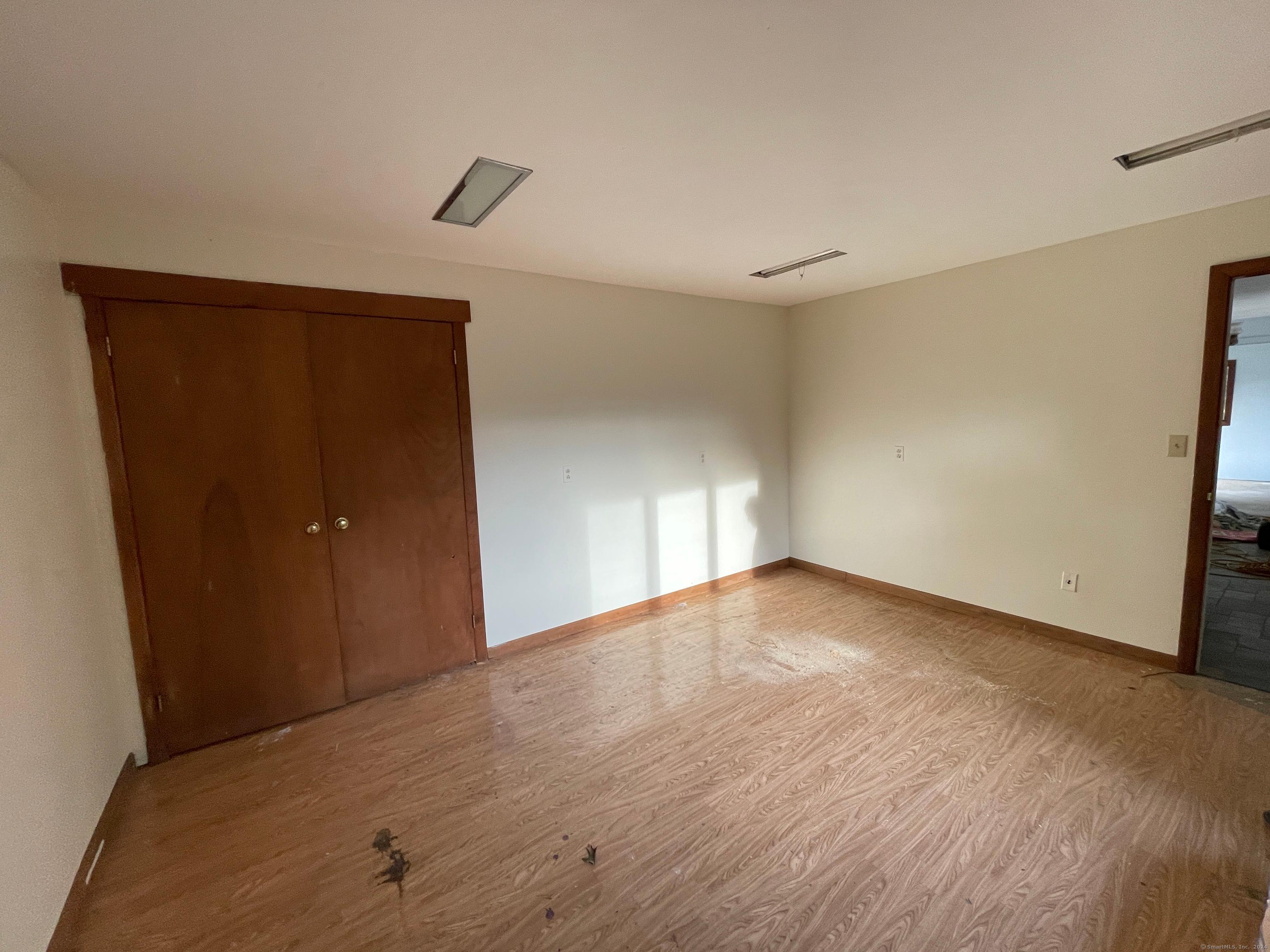 Litchfield, Connecticut, 06759, United States, 3 Bedrooms Bedrooms, ,3 BathroomsBathrooms,Residential,For Sale,1937635