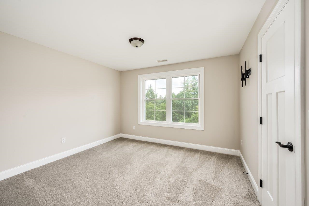 Weare, New Hampshire, 03281, United States, 4 Bedrooms Bedrooms, ,4 BathroomsBathrooms,Residential,For Sale,1908360