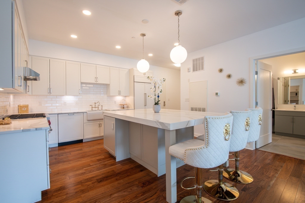 Boston, Massachusetts, 02130, United States, 3 Bedrooms Bedrooms, ,2 BathroomsBathrooms,Residential,For Sale,1885513