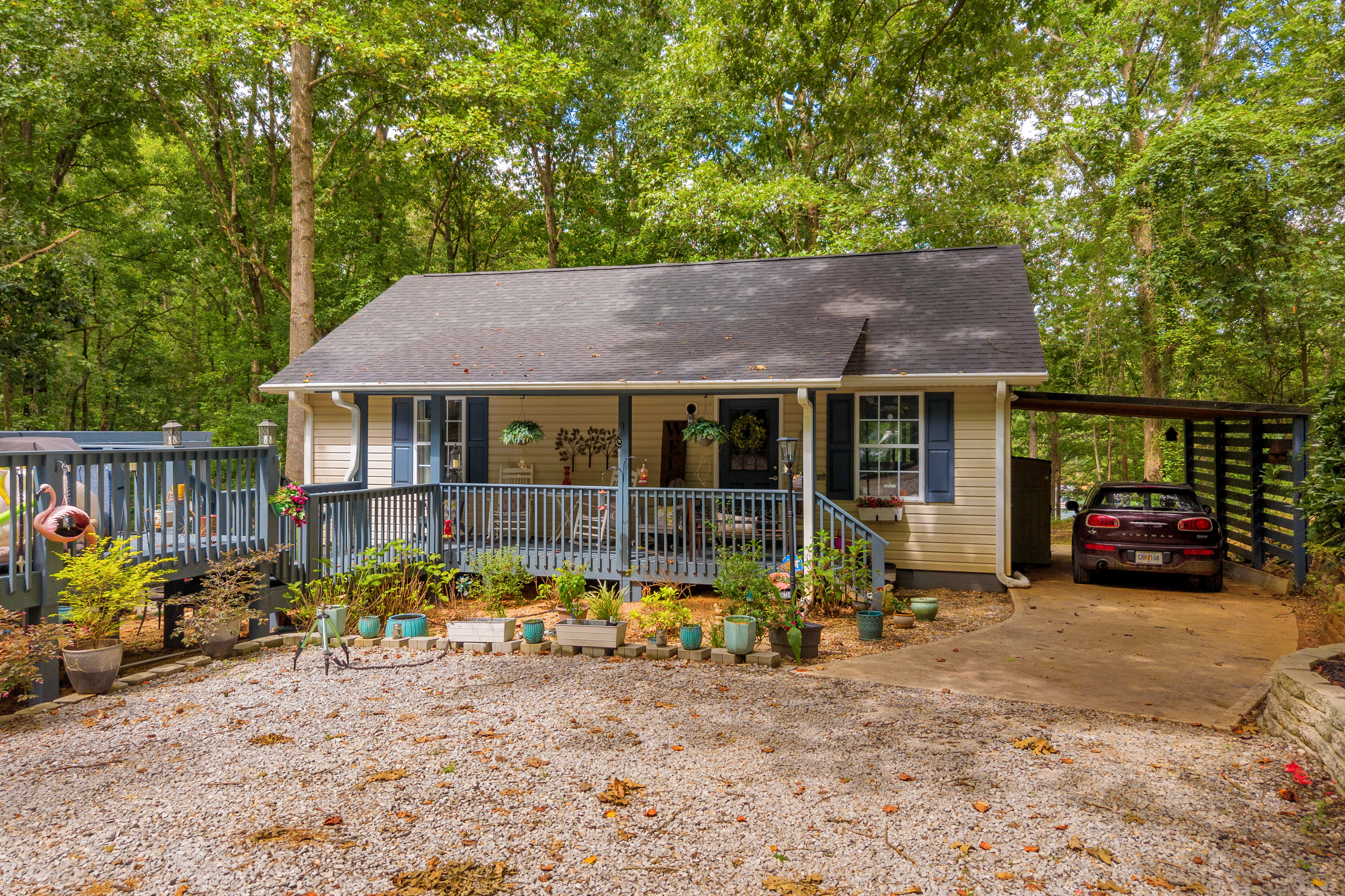 Hartwell, Georgia, 30643, United States, 2 Bedrooms Bedrooms, ,1 BathroomBathrooms,Residential,For Sale,1908192