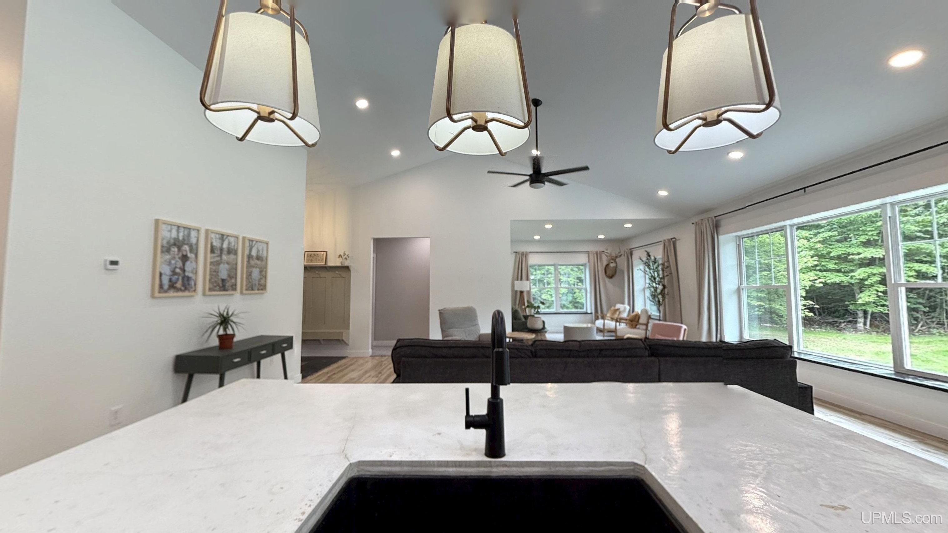 Hancock, Michigan, 49930, United States, 3 Bedrooms Bedrooms, ,3 BathroomsBathrooms,Residential,For Sale,1901071
