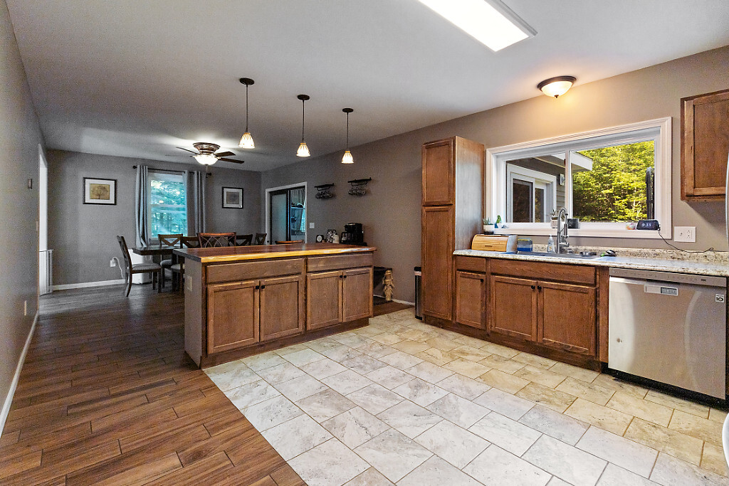 Madison, Maine, 04950, United States, 3 Bedrooms Bedrooms, ,3 BathroomsBathrooms,Residential,For Sale,1898697