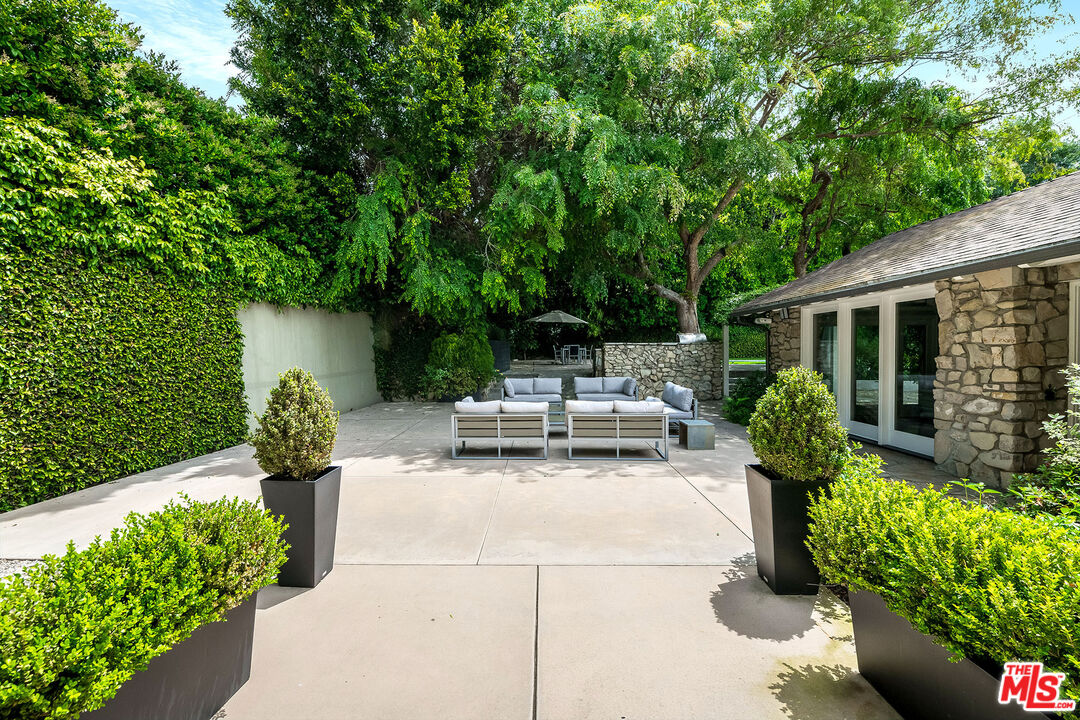 Los Angeles, California, 90077, United States, 5 Bedrooms Bedrooms, ,7 BathroomsBathrooms,Residential,For Sale,1827640