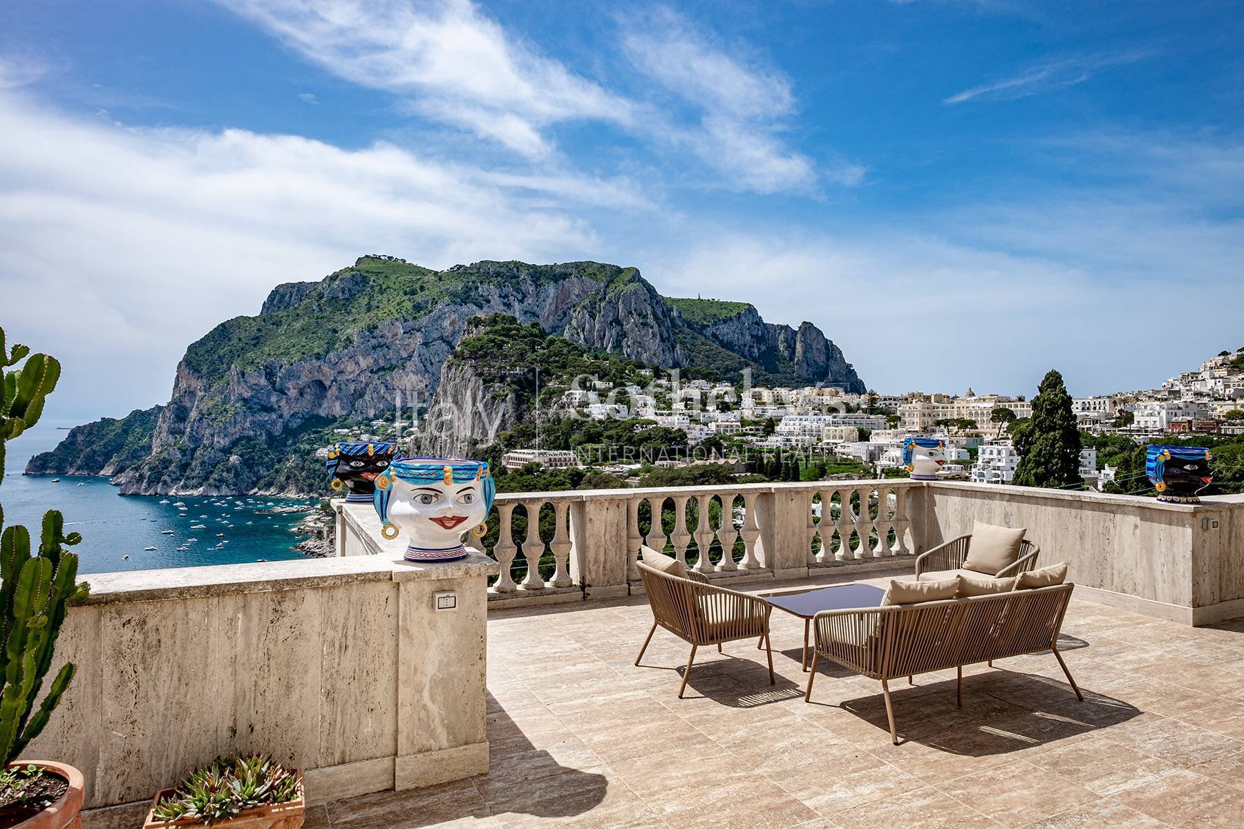  Neoclassical villa with a breath taking view - 物件實景