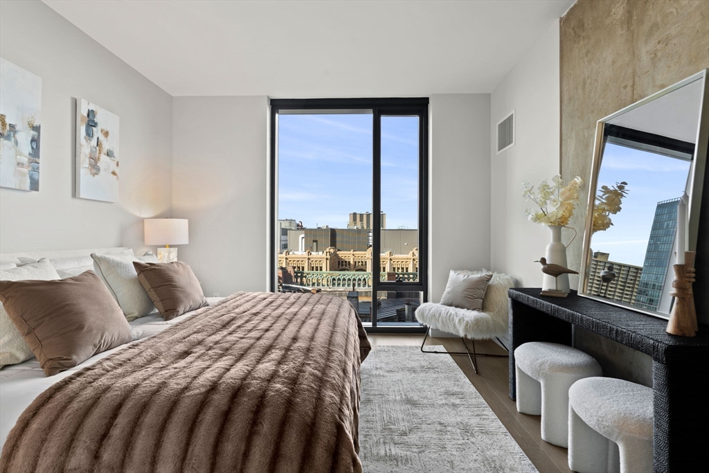 Boston, Massachusetts, 02116, United States, 2 Bedrooms Bedrooms, ,2 BathroomsBathrooms,Residential,For Sale,1995854