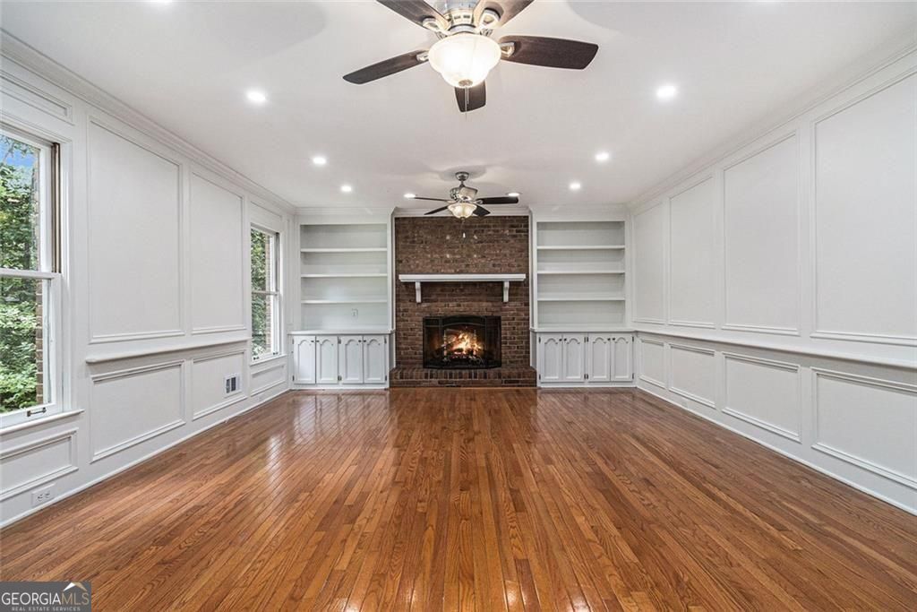 Roswell, Georgia, 30075, United States, 6 Bedrooms Bedrooms, ,4 BathroomsBathrooms,Residential,For Sale,1910371