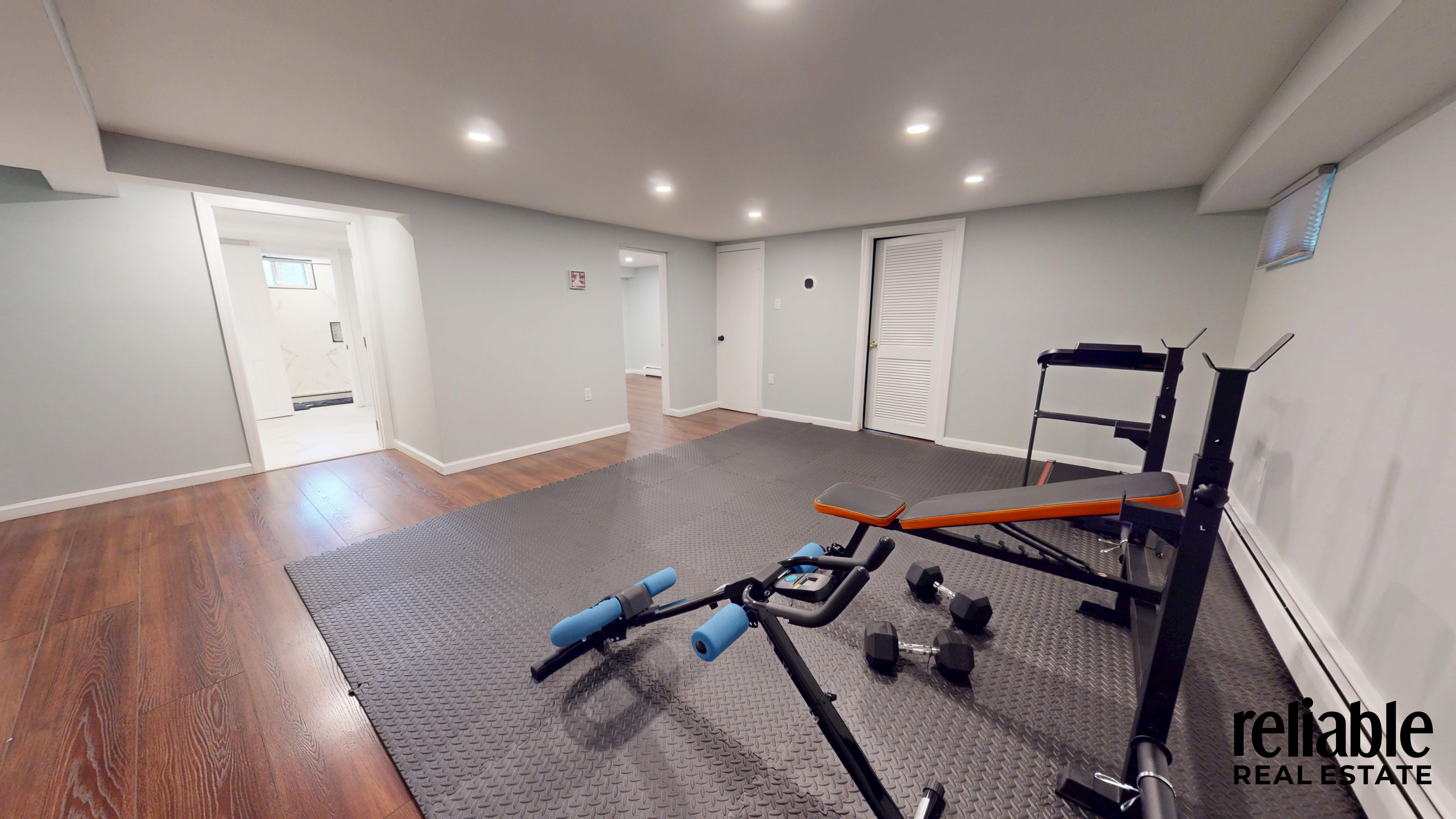 Tuckahoe, New York, 10707, United States, 4 Bedrooms Bedrooms, ,4 BathroomsBathrooms,Residential,For Sale,1941679