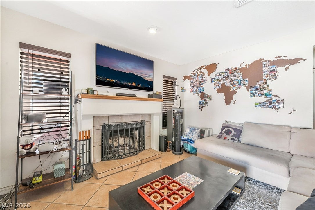 Henderson, Nevada, 89014, United States, 4 Bedrooms Bedrooms, ,3 BathroomsBathrooms,Residential,For Sale,2028376
