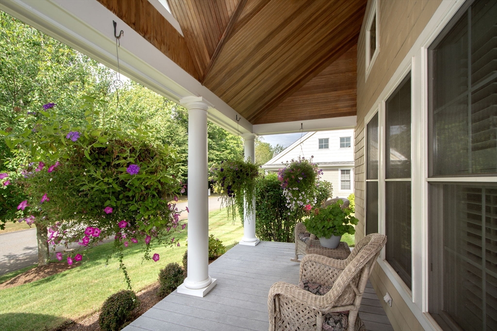 Hanover, Massachusetts, 02339, United States, 2 Bedrooms Bedrooms, ,3 BathroomsBathrooms,Residential,For Sale,1940214