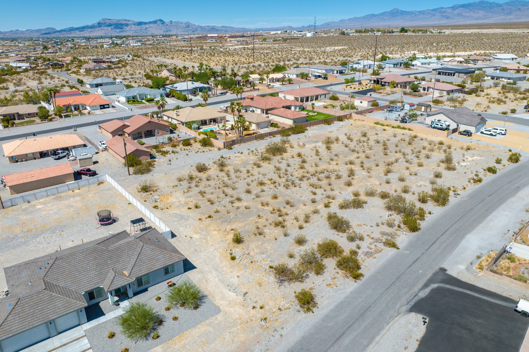  Expansive and Rare Oversized 0.58-Acre Parcel - 物件實景