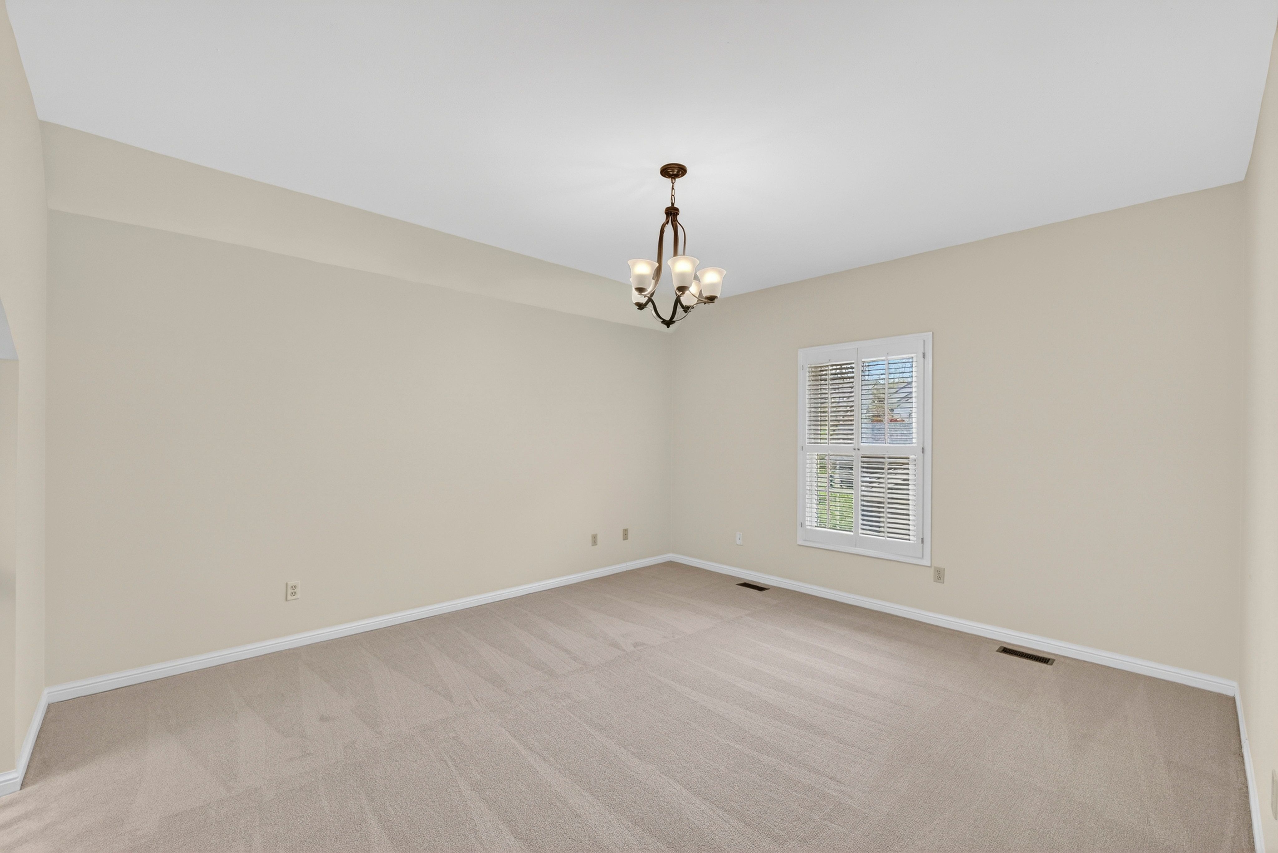  Tucked within the serene, tree-lined enclave of The Forest Subdivision - 物件實景