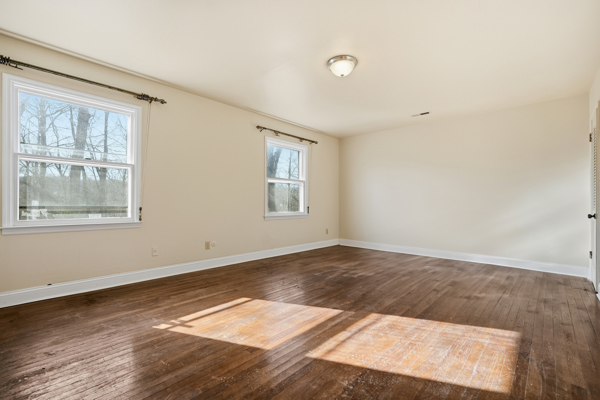 Middlesboro, Kentucky, 40965, United States, 3 Bedrooms Bedrooms, ,2 BathroomsBathrooms,Residential,For Sale,2012565