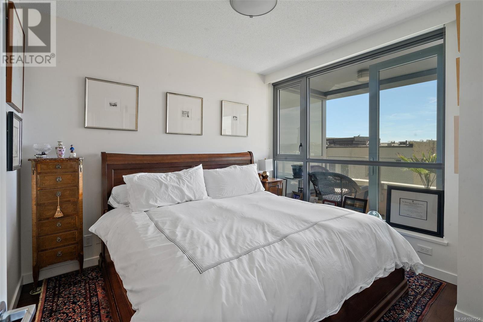 VICTORIA, British Columbia, V8W 1C7, CA, 1 Bedroom Bedrooms, ,1 BathroomBathrooms,Residential,For Sale,1895937