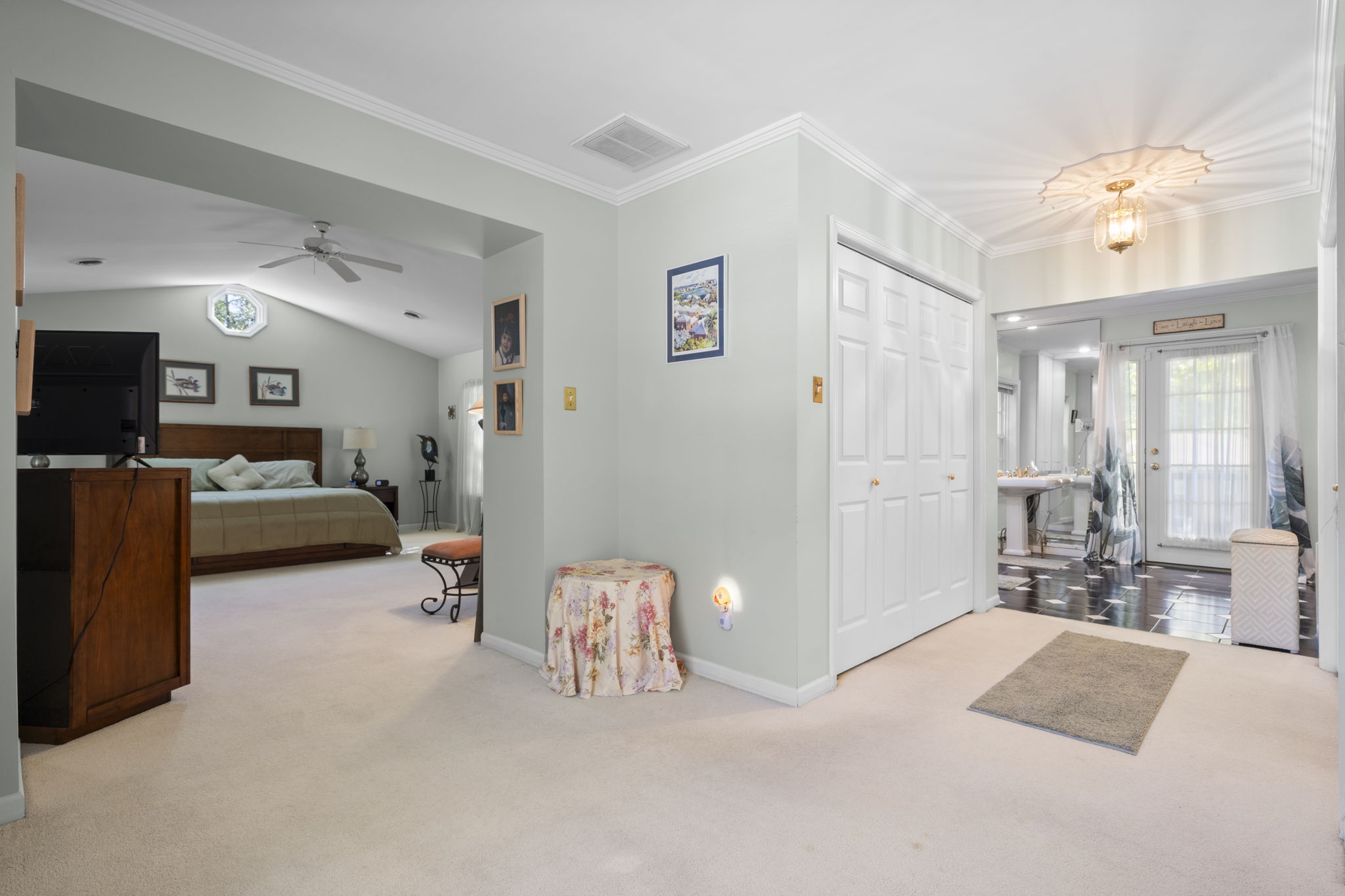  This classic Berkshire home offers curb appeal galore - 物件實景