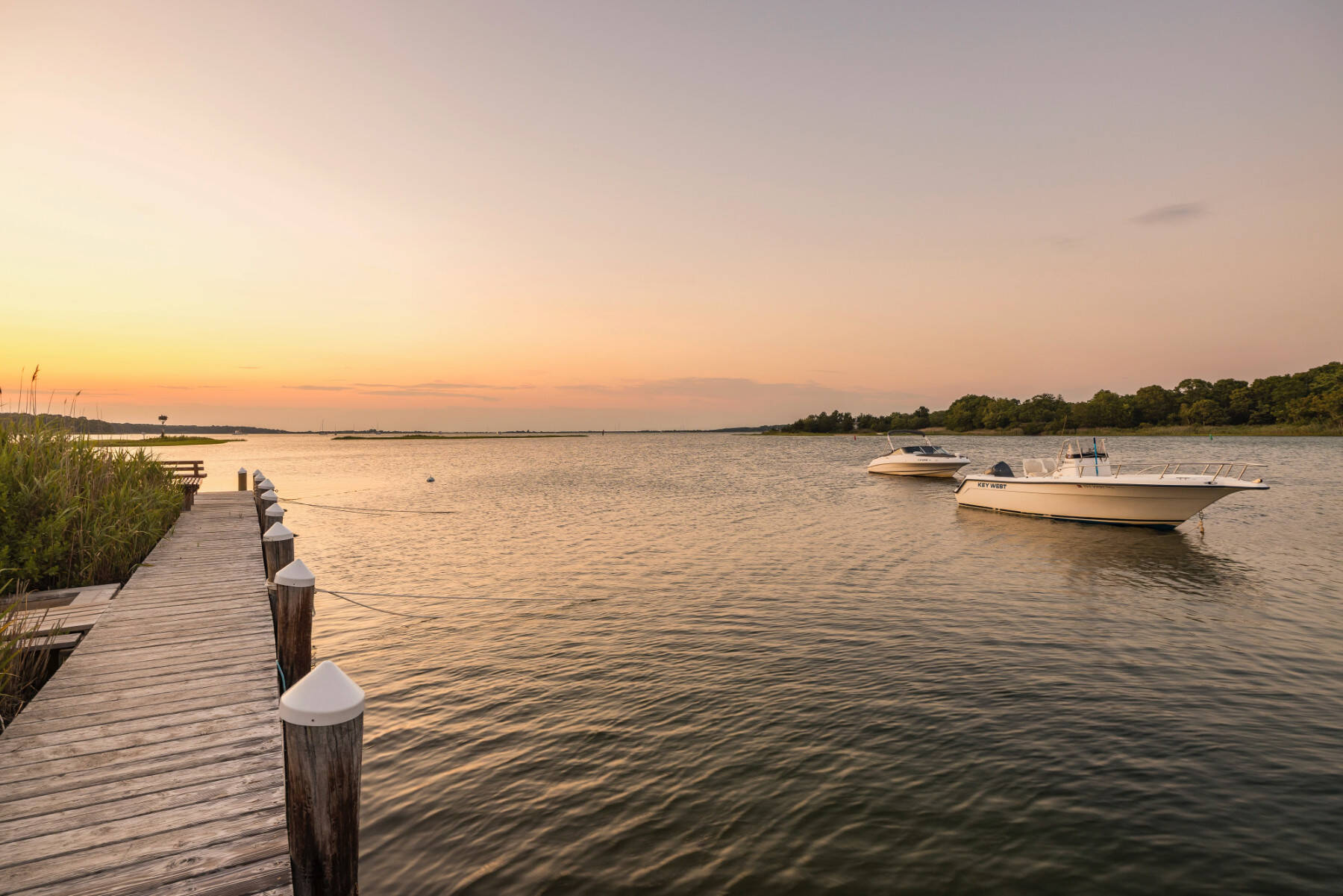  Sunrise to Sunset Views at this New Heavenly Waterfront Home - 物件實景