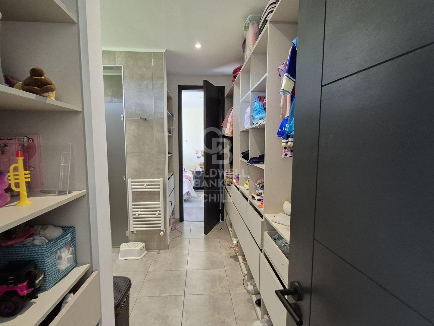 Colina, Chile, 4 Bedrooms Bedrooms, ,4 BathroomsBathrooms,Residential,For Sale,1957216
