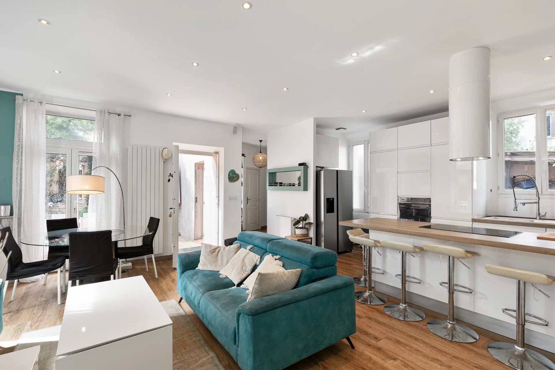 Antibes, Provence-Alpes-Côte d’Azur, 06600, FR, 4 Bedrooms Bedrooms, ,2 BathroomsBathrooms,Residential,For Sale,1857419