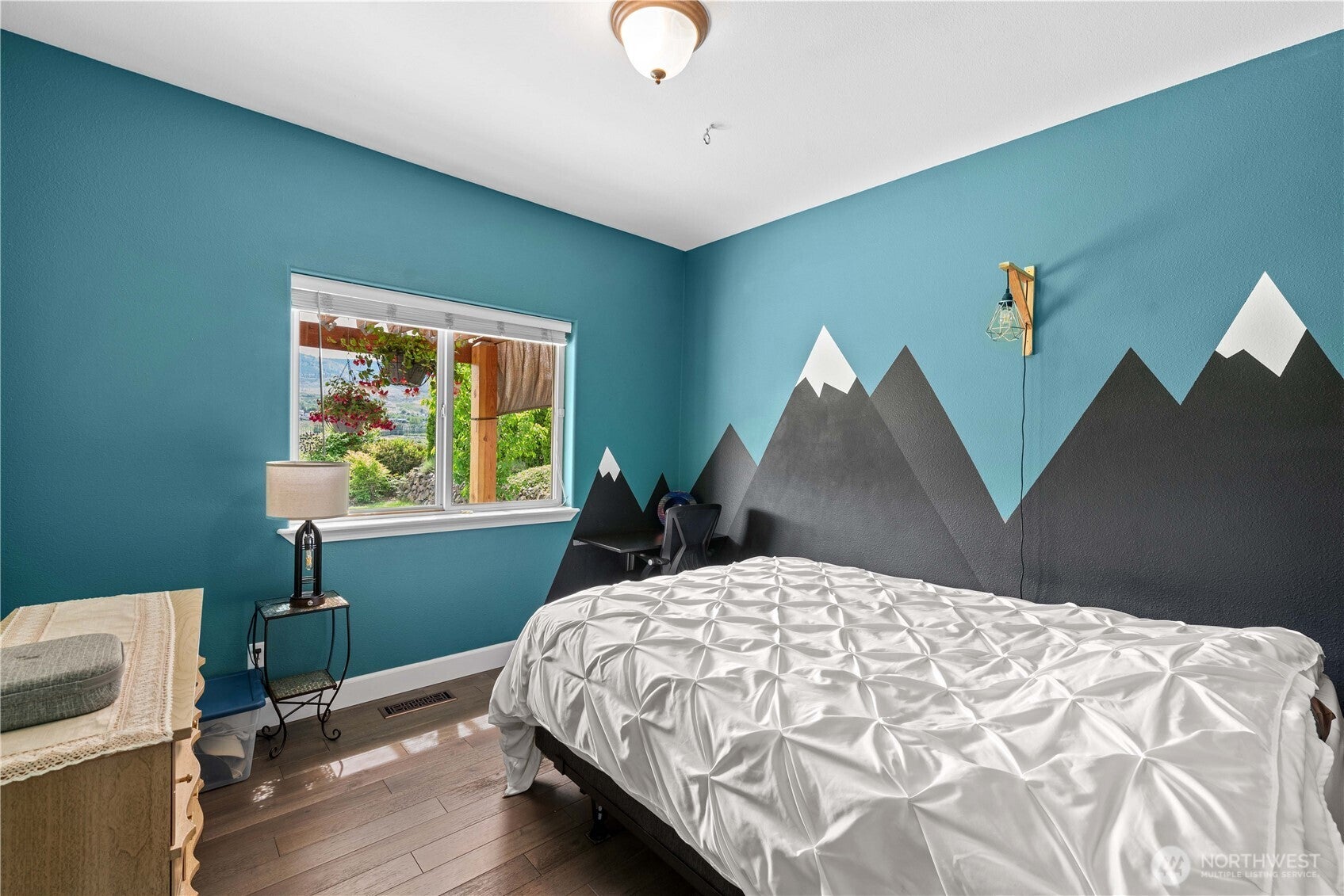 East Wenatchee, Washington, 98802, United States, 3 Bedrooms Bedrooms, ,1 BathroomBathrooms,Residential,For Sale,1818032