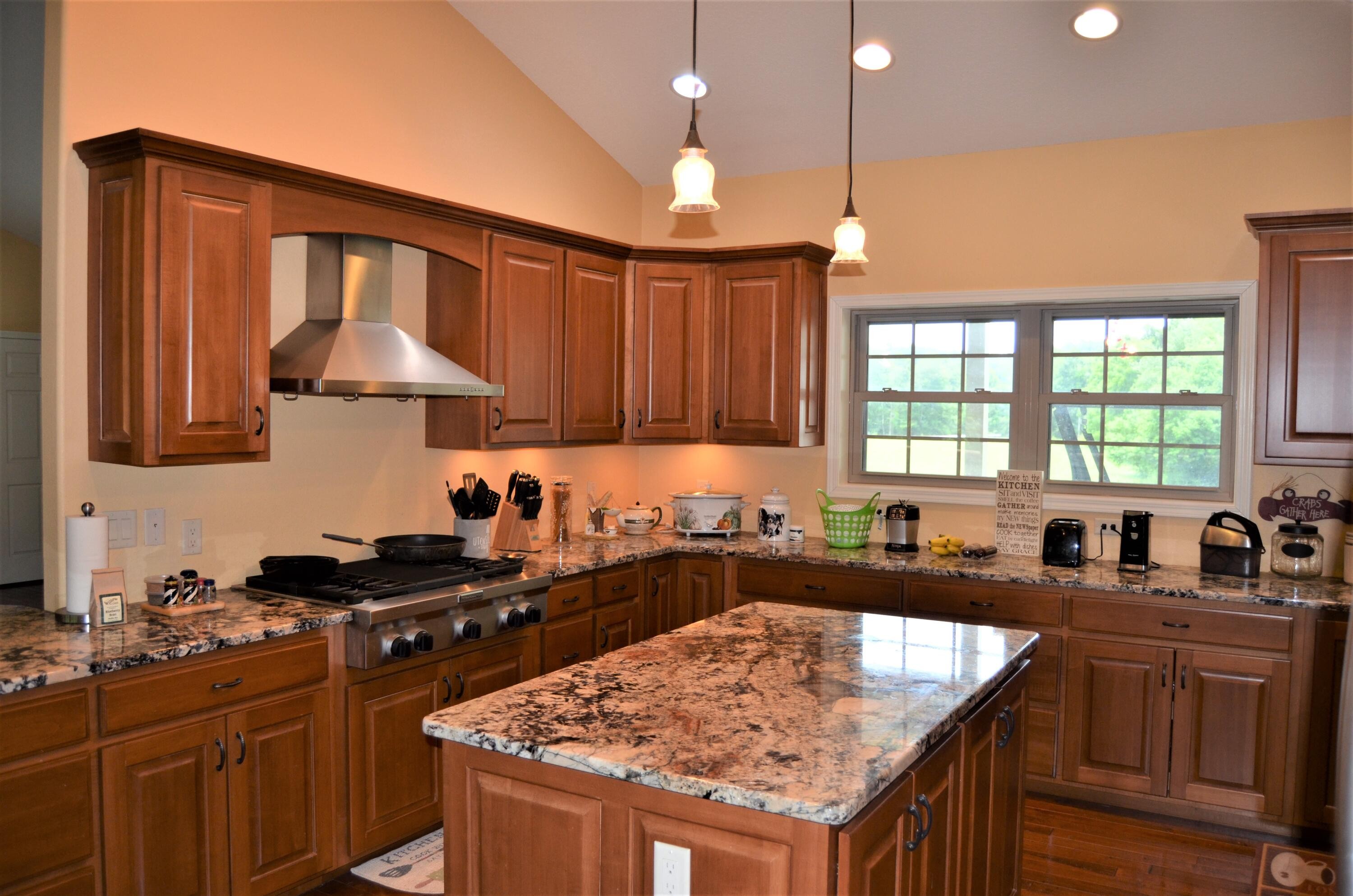 Crossville, Tennessee, 38571, United States, 4 Bedrooms Bedrooms, ,4 BathroomsBathrooms,Residential,For Sale,1916408