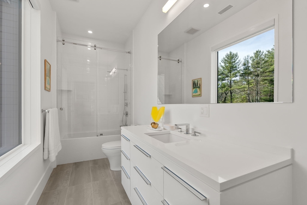Weston, Massachusetts, 02493, United States, 6 Bedrooms Bedrooms, ,8 BathroomsBathrooms,Residential,For Sale,1946970