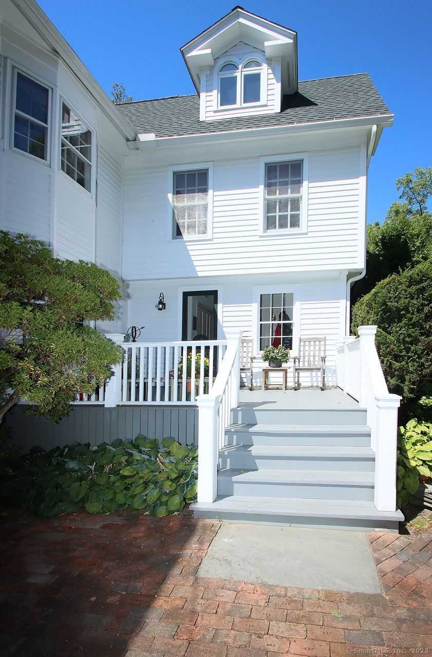 Madison, Connecticut, 06443, United States, 4 Bedrooms Bedrooms, ,3 BathroomsBathrooms,Residential,For Sale,1934211