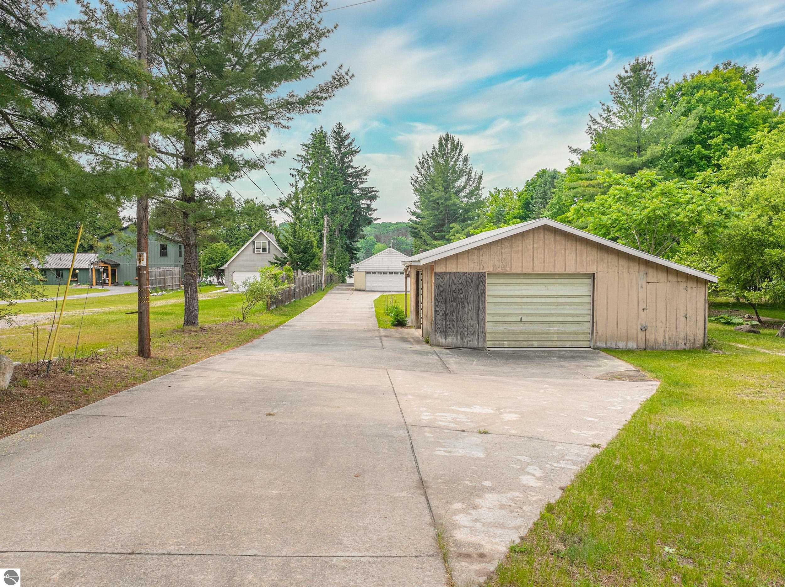 Bellaire, Michigan, 49615, United States, 2 Bedrooms Bedrooms, ,Residential,For Sale,1850321