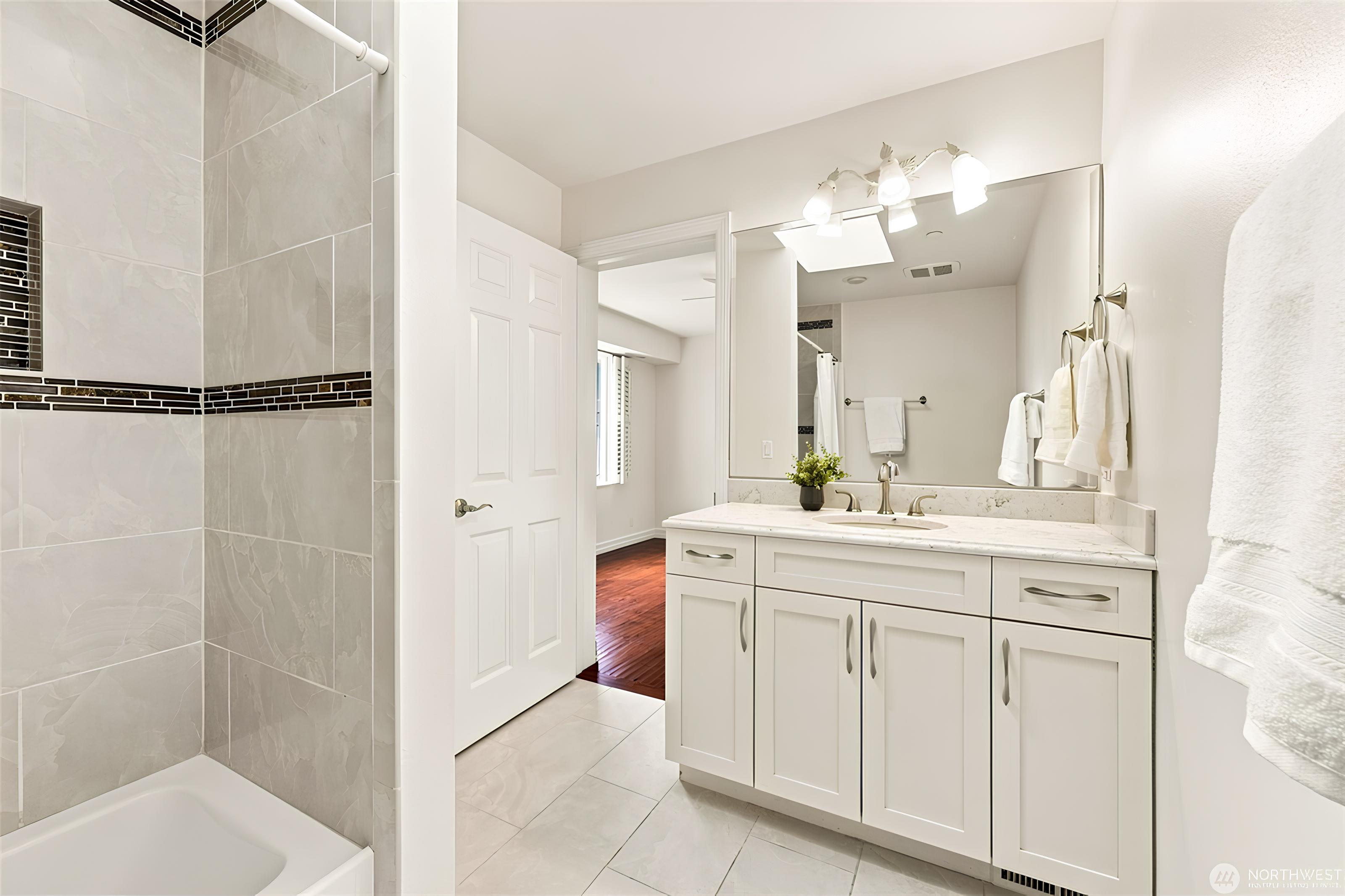  834 84th Avenue Northeast, Medina, WA 98039 - 物件實景