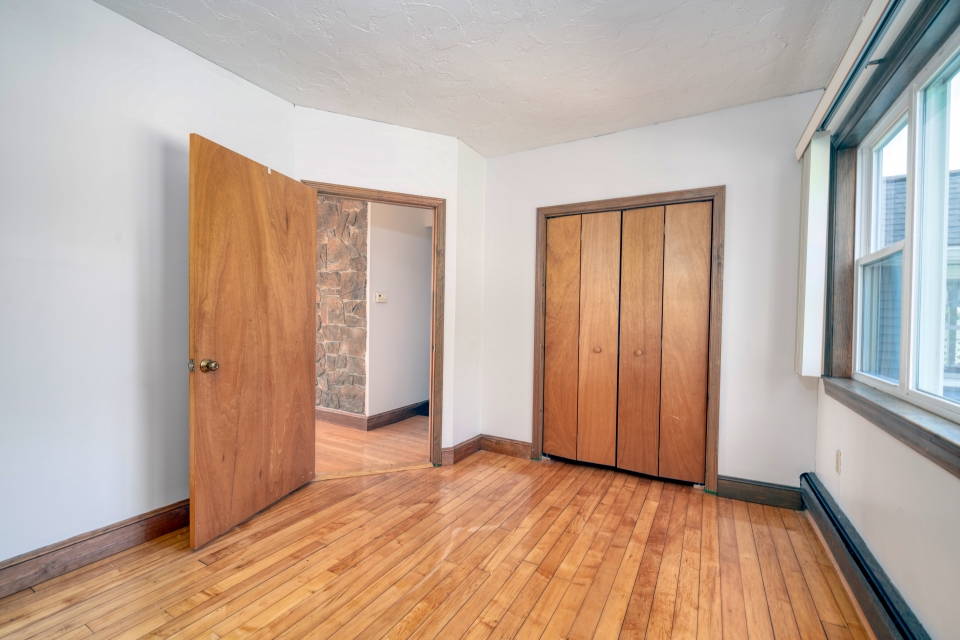 Hull, Massachusetts, 02045, United States, 6 Bedrooms Bedrooms, ,3 BathroomsBathrooms,Residential,For Sale,1978690