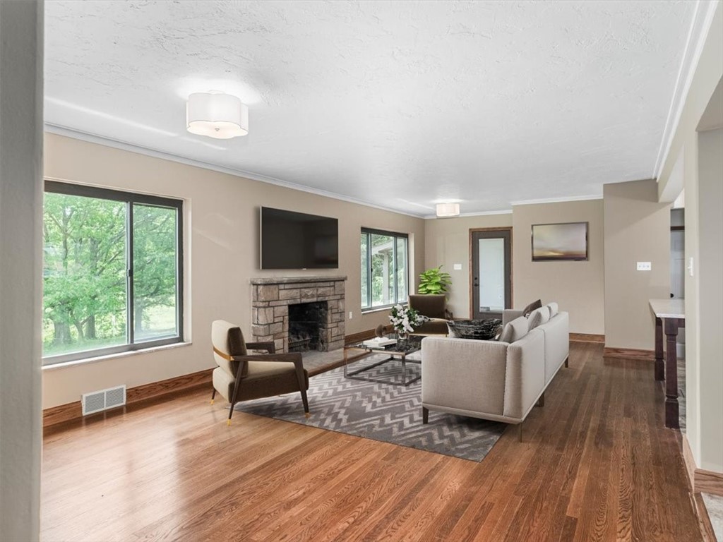 Center Twp, Pennsylvania, 15061, United States, 3 Bedrooms Bedrooms, ,3 BathroomsBathrooms,Residential,For Sale,1883463