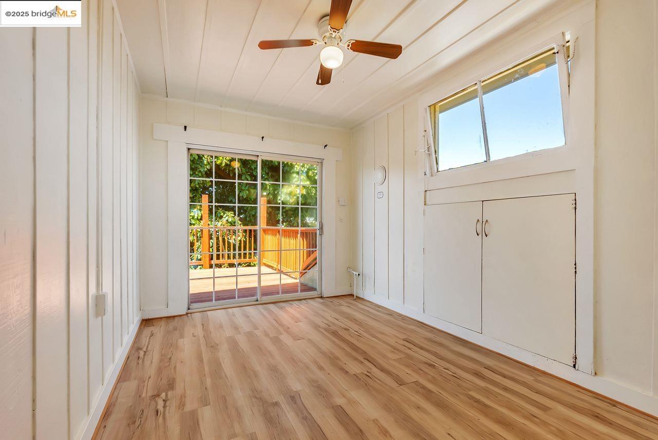 Oakland, California, 94608, United States, 6 Bedrooms Bedrooms, ,3 BathroomsBathrooms,Residential,For Sale,1939780