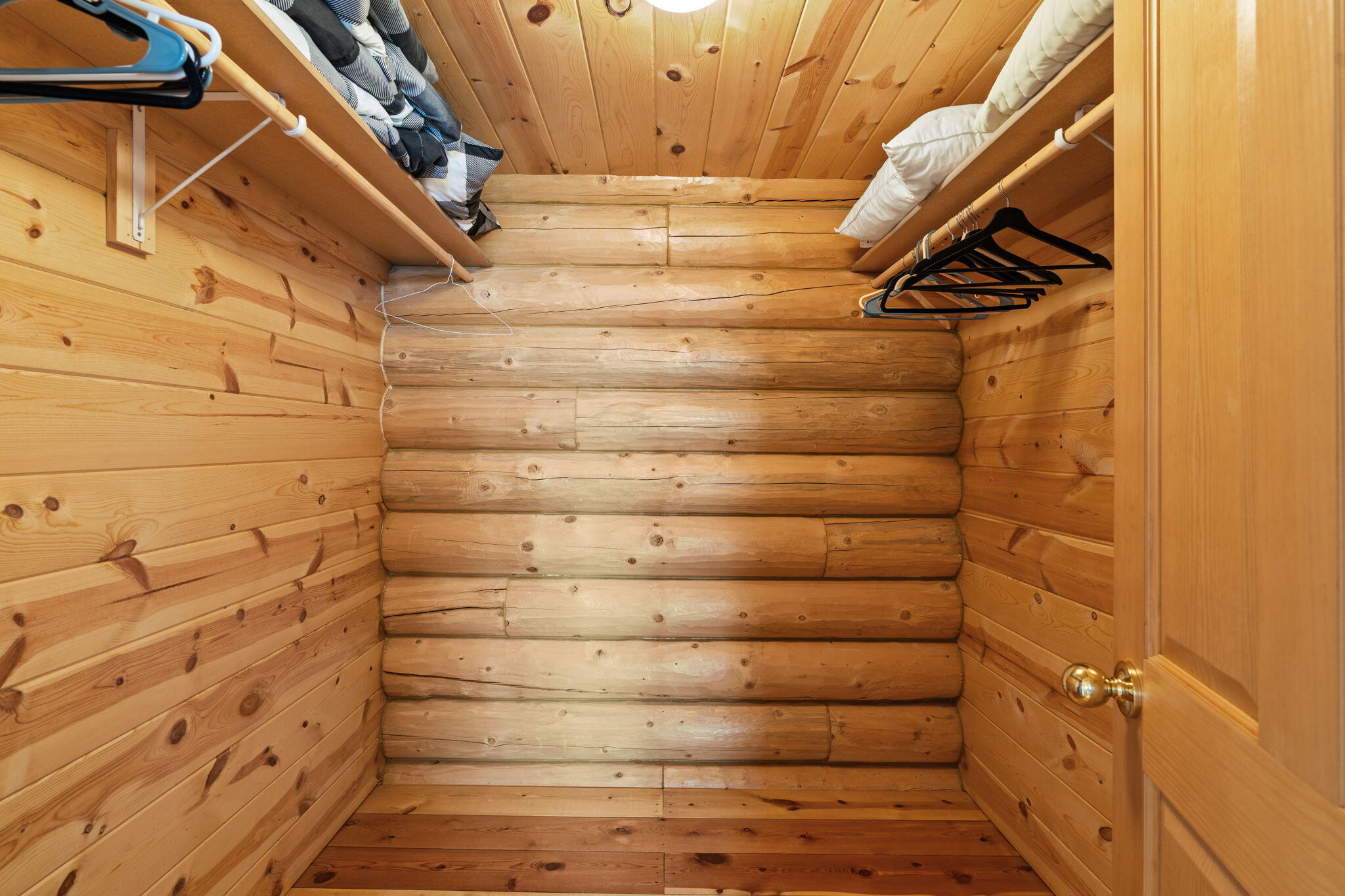 Parowan, Utah, 84761, United States, 5 Bedrooms Bedrooms, ,5 BathroomsBathrooms,Residential,For Sale,1976313