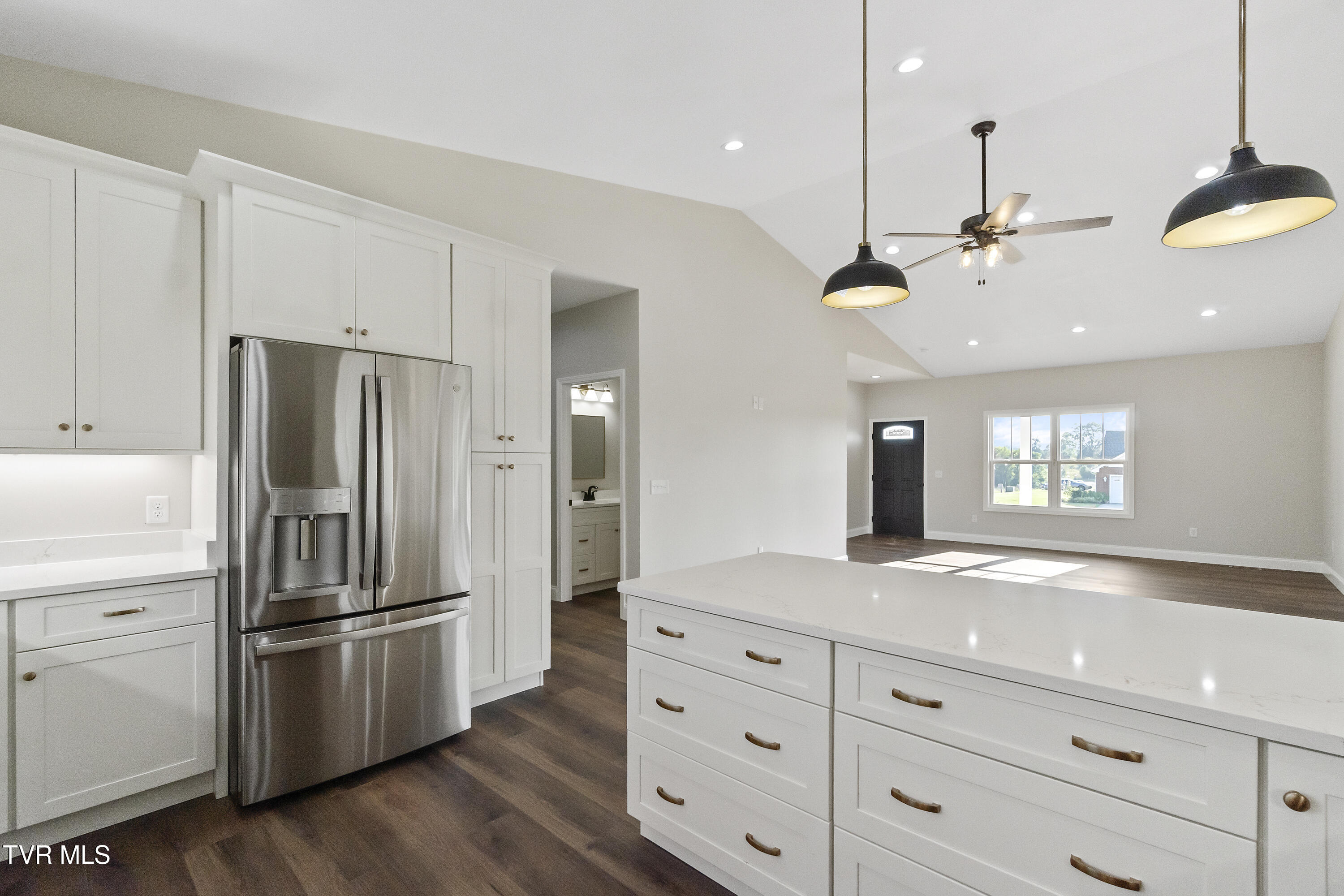 Greeneville, Tennessee, 37745, United States, 3 Bedrooms Bedrooms, ,2 BathroomsBathrooms,Residential,For Sale,1984464