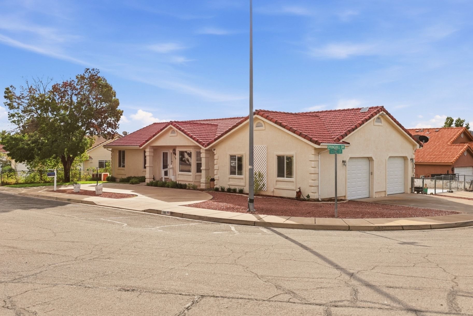  NO HOA 3Bed, 2Bath, 2.5 Car Garage Rv Parking, New Flooring and Paint - 物件實景