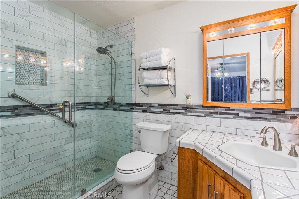 Oak Hills, California, 92344, United States, 3 Bedrooms Bedrooms, ,4 BathroomsBathrooms,Residential,For Sale,1974098