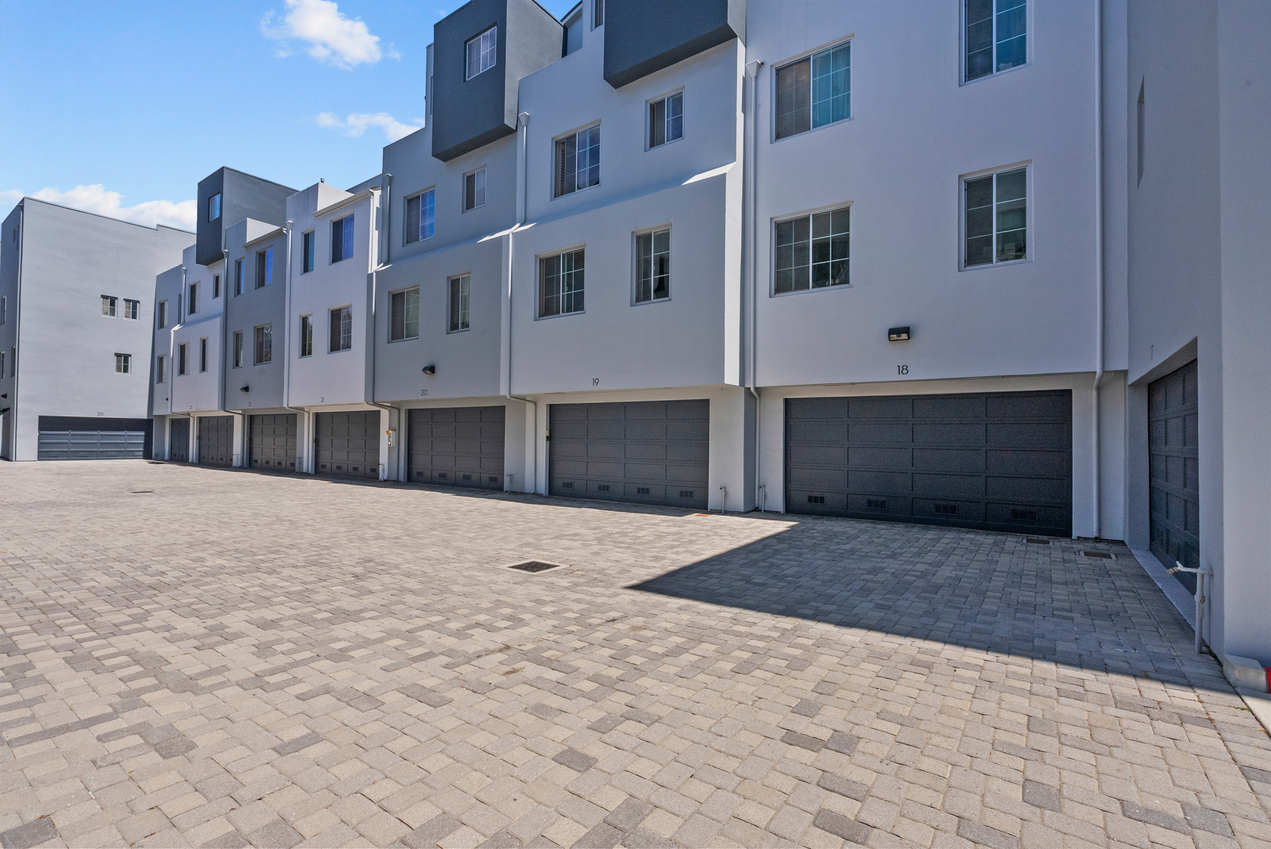  5400 Playa Vista Dr - 物件實景