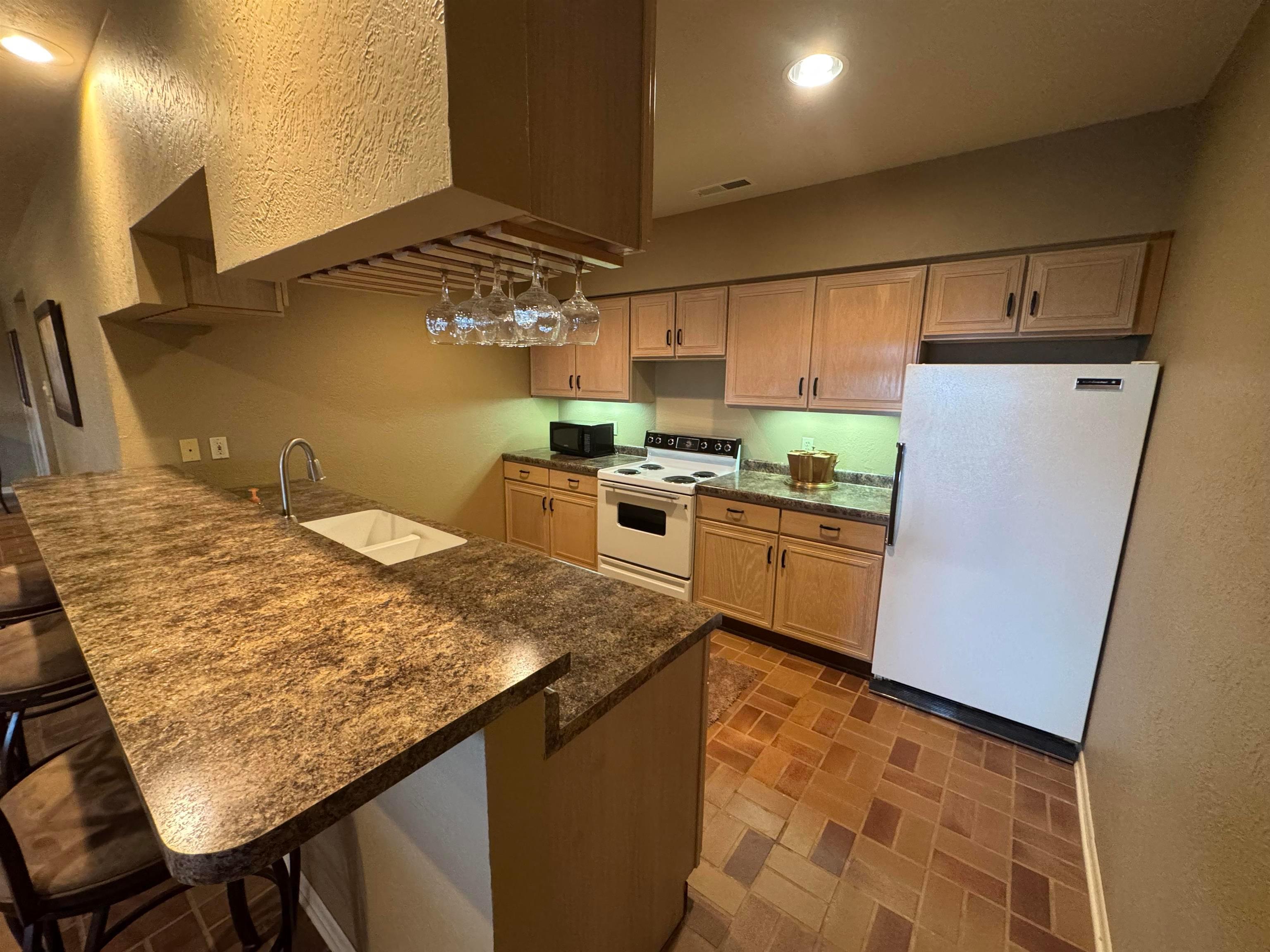 Norfolk, Nebraska, 68701-000, United States, 4 Bedrooms Bedrooms, ,3 BathroomsBathrooms,Residential,For Sale,1792775