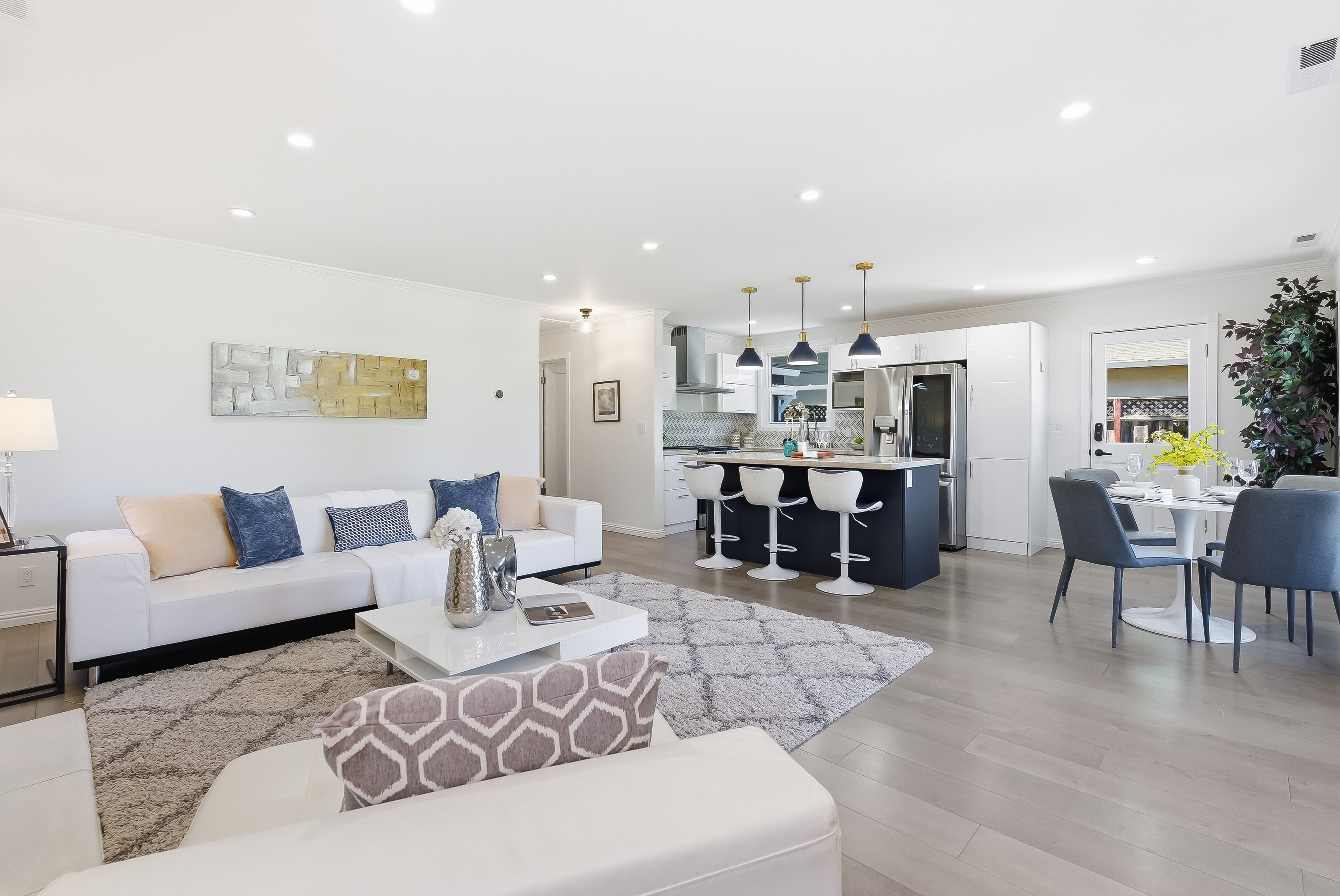  Modern Comfort & Backyard Bliss in North Fair Oaks - 物件實景