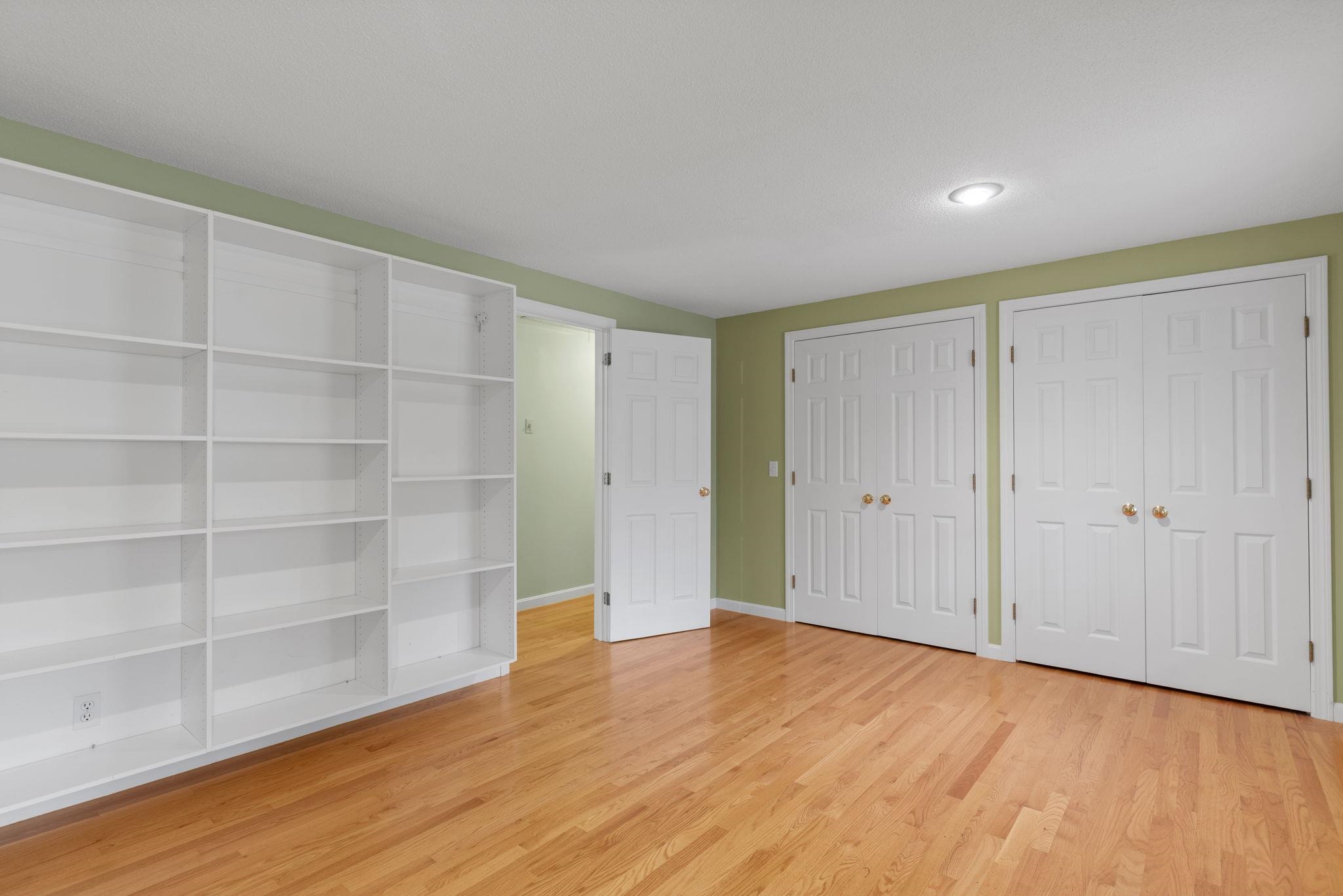 Rochester, New Hampshire, 03867, United States, 4 Bedrooms Bedrooms, ,1 BathroomBathrooms,Residential,For Sale,1985747