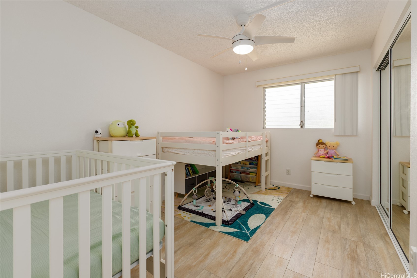 Pearl City, Hawaii, 96782, United States, 2 Bedrooms Bedrooms, ,2 BathroomsBathrooms,Residential,For Sale,1932075